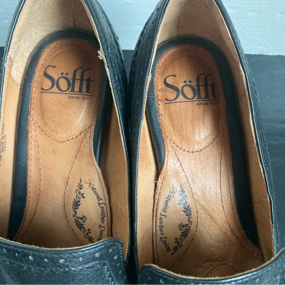 Sofft Leather Tassel Closed Toe Heels - Picture 6 of 8